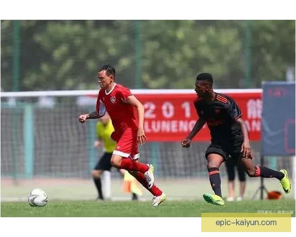 贝林厄姆任意球得分表现稳健，状态回暖助力球队攻势提升